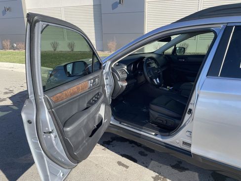 Used 2017 Subaru Outback 2.5i Limited w/ Popular Package #5 image 25