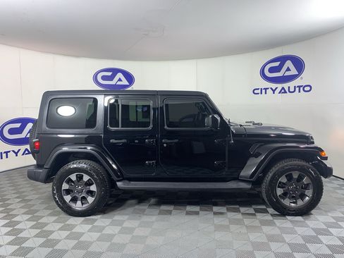 Used 2018 Jeep Wrangler Unlimited Sahara w/ Dual Top Group AWD/4WD image 2