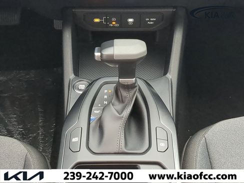 New 2025 Kia K4 LXS image 16