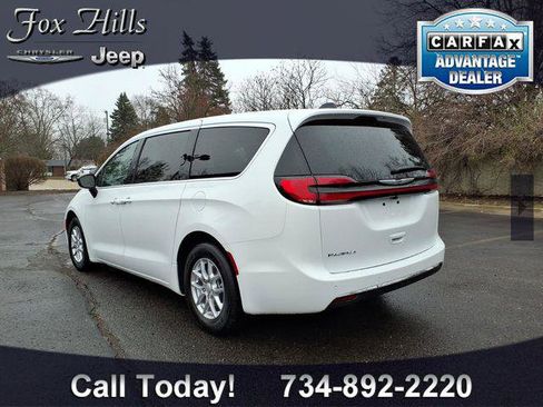 Certified 2026 Chrysler Pacifica Select FWD image 6