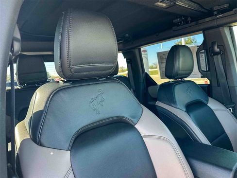 Used 2023 Ford Bronco Wildtrak image 22