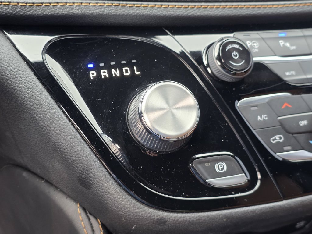Used 2022 Chrysler Pacifica Pinnacle FWD image 33