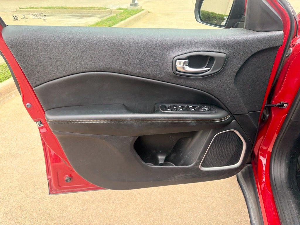 Used 2020 Jeep Compass Latitude FWD image 15