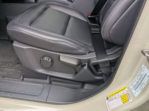 New 2025 Ford Bronco Badlands image 18