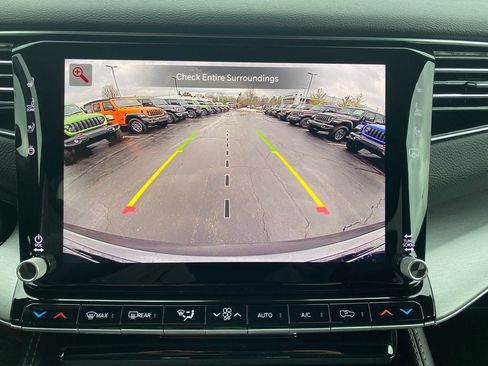 New 2026 Jeep Grand Wagoneer L 4WD w/ HD Trailer Tow Package image 15