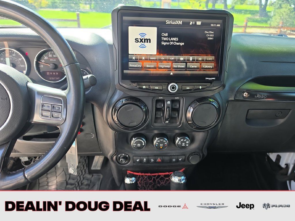 Used 2017 Jeep Wrangler Unlimited Rubicon AWD/4WD image 18