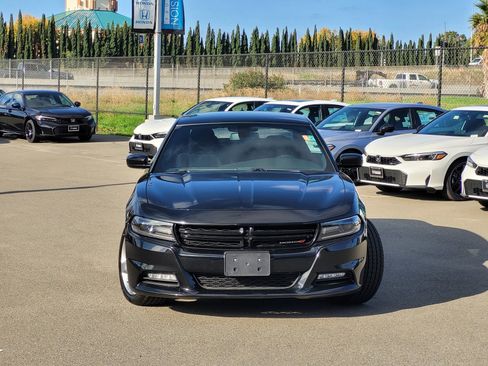Used 2017 Dodge Charger R/T w/ Navigation & Travel Group image 2
