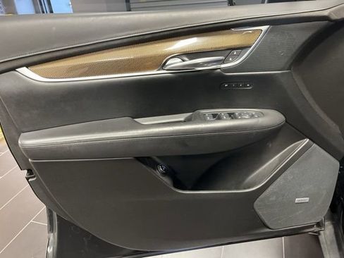 Used 2018 Cadillac XT5 Platinum image 9