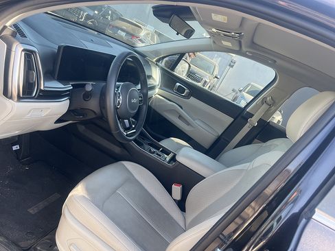 Used 2025 Kia Sorento S w/ Panoramic Sunroof Package FWD image 6