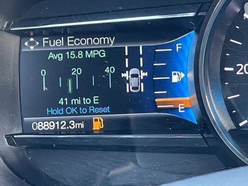 Used 2018 Ford Explorer XLT AWD/4WD image 32