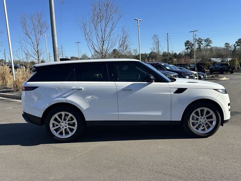 Used 2023 Land Rover Range Rover Sport SE image 9