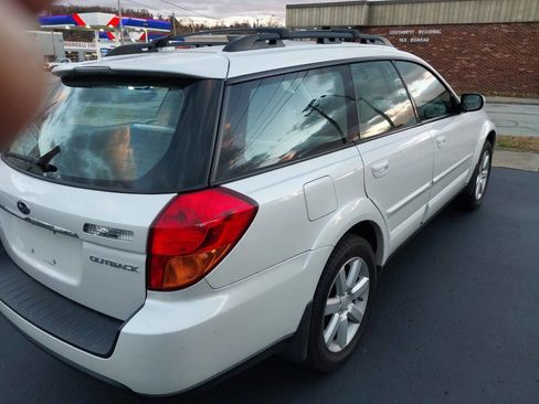 Used 2007 Subaru Outback 2.5i Limited image 11