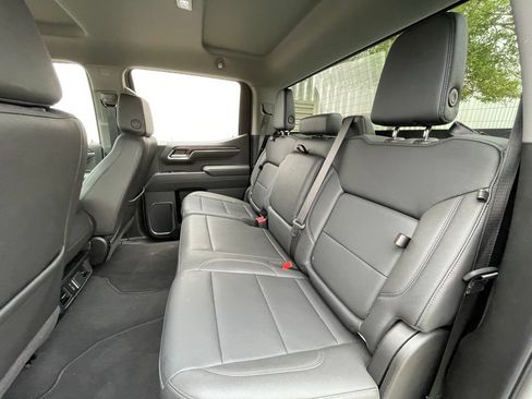 Used 2025 GMC Sierra 1500 SLT AWD/4WD image 27