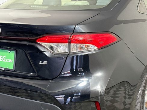 Used 2020 Toyota Corolla LE FWD image 34