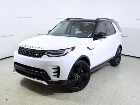 Used 2025 Land Rover Discovery Dynamic SE AWD/4WD image 1