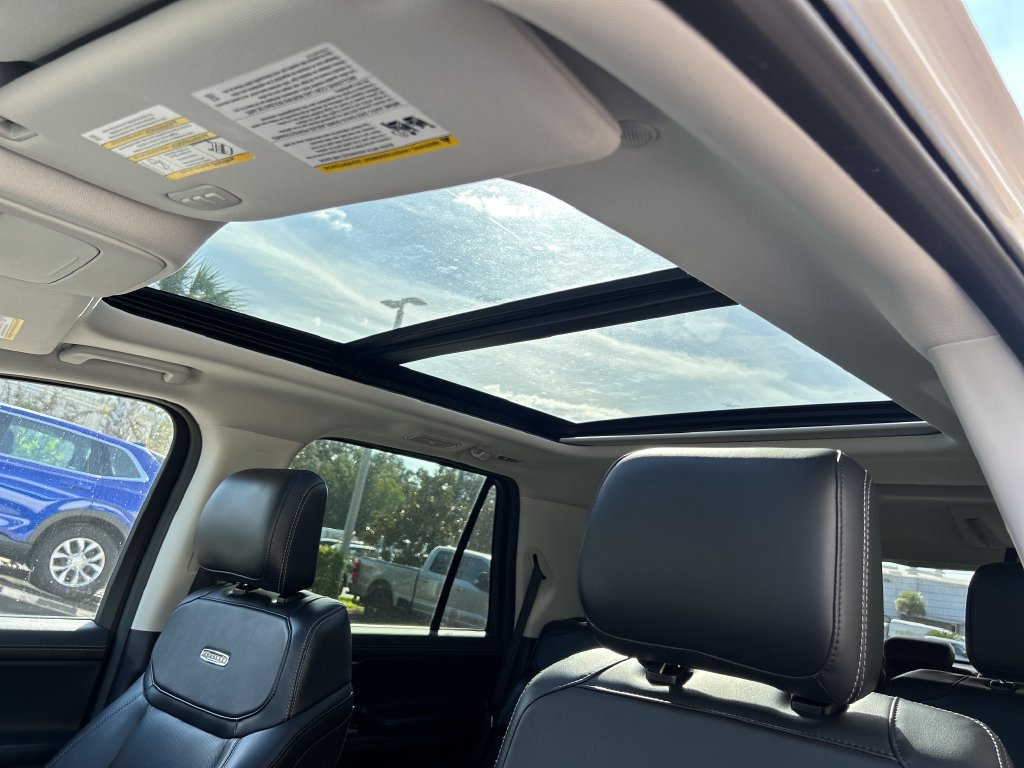 Used 2025 Ford Expedition Platinum AWD/4WD image 18