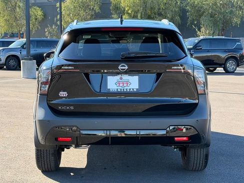 New 2026 Nissan Kicks SV w/ SV Premium Package FWD image 5