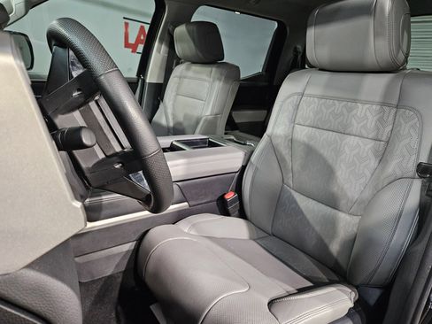 Used 2024 Toyota Tundra Limited AWD/4WD image 24