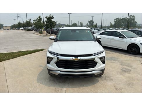 Used 2025 Chevrolet TrailBlazer LT AWD/4WD image 8