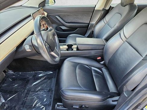Used 2018 Tesla Model 3 Long Range image 17