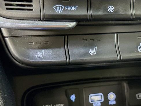 Used 2020 Hyundai Santa Fe Limited image 21