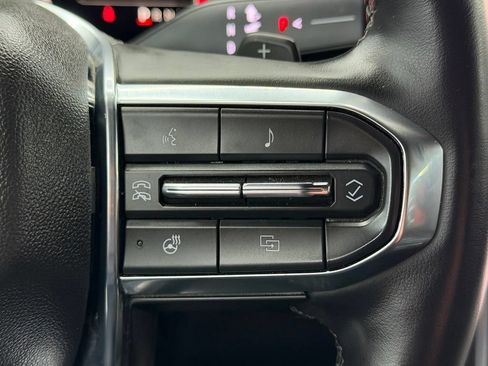 Used 2025 GMC Yukon Denali AWD/4WD image 28