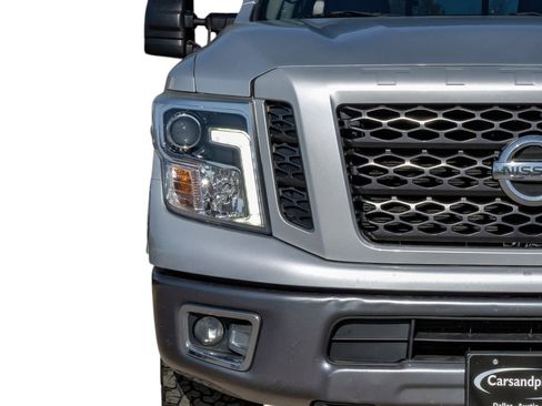 Used 2019 Nissan Titan PRO-4X image 47