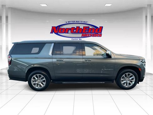 Used 2023 Chevrolet Suburban Premier image 2
