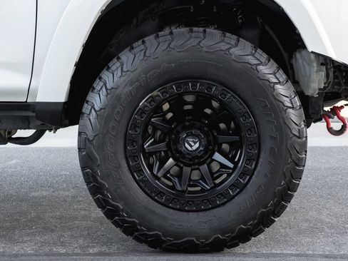 Used 2024 Toyota 4Runner TRD Off-Road Premium w/ Moonroof Package AWD/4WD image 4