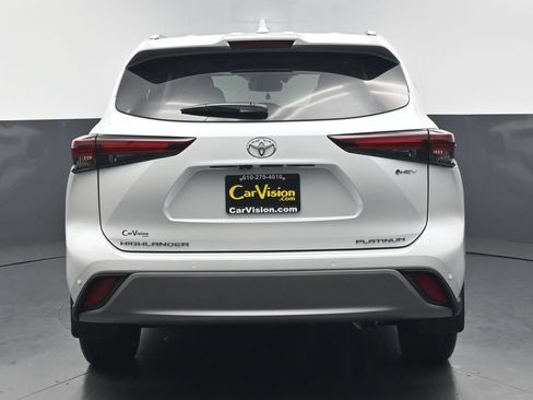 Used 2026 Toyota Highlander Platinum AWD/4WD image 3