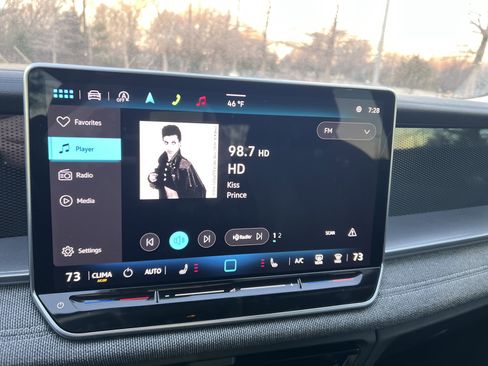 Certified 2025 Volkswagen Tiguan S image 21