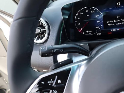 Certified 2026 Mercedes-Benz GLB 250 4MATIC image 43