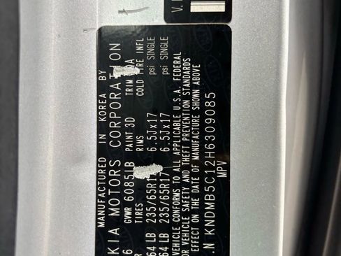 Used 2017 Kia Sedona LX w/ LX Essentials Premium Package image 35