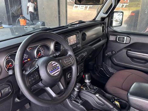 Used 2021 Jeep Gladiator Sport AWD/4WD image 9