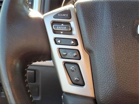 Used 2018 Nissan Titan PRO-4X image 17