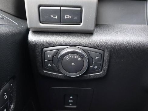 Used 2016 Ford F150 Platinum w/ Equipment Group 701A Luxury image 17