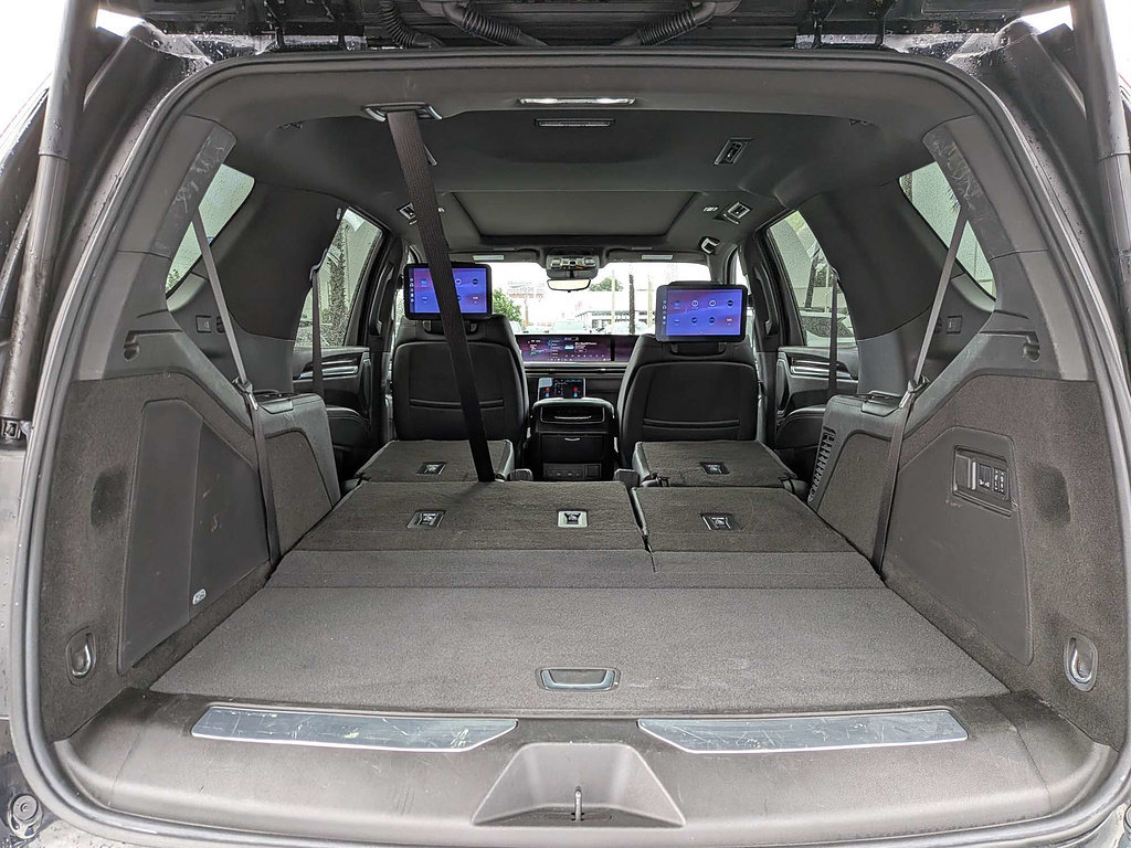 Certified 2025 Cadillac Escalade Premium Luxury AWD/4WD image 41