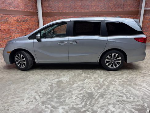 Used 2023 Honda Odyssey EX-L image 5