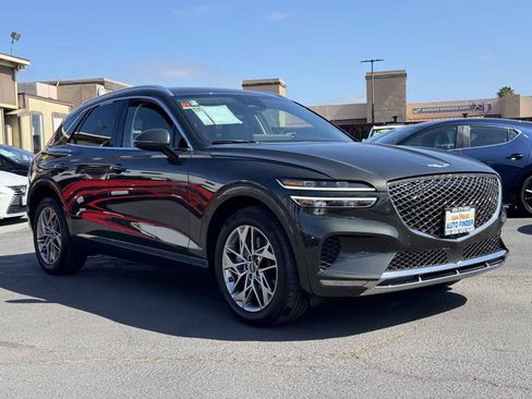 Used 2025 Genesis GV70 2.5T AWD/4WD image 5