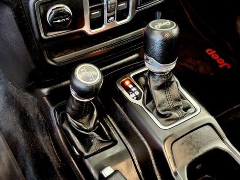 Used 2019 Jeep Wrangler Unlimited Sport S image 18