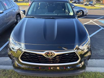 Used 2021 Toyota Highlander LE
