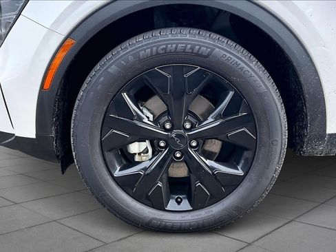 Used 2025 Kia Sportage X-Line image 11