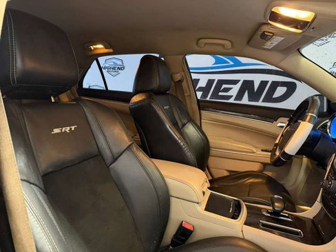 Used 2014 Chrysler 300 w/ Driver Convenience Group image 25