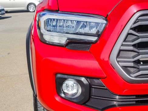 Used 2023 Toyota Tacoma TRD Off-Road image 4