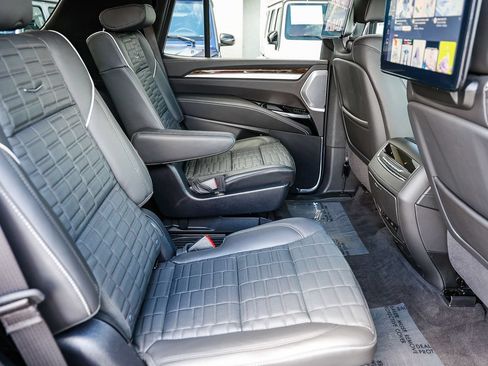 Used 2025 Cadillac Escalade Sport Platinum w/ LPO, ONYX Package AWD/4WD image 19