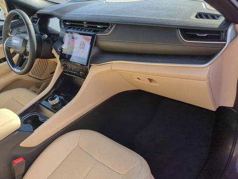 Used 2024 Jeep Grand Cherokee L Limited w/ Luxury Tech Group II image 31