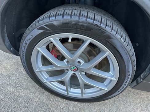 Used 2018 Alfa Romeo Stelvio Ti Sport image 34