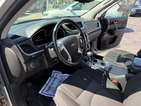 Used 2015 Chevrolet Traverse LT FWD image 20