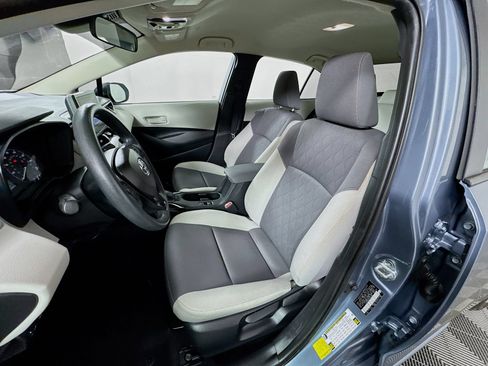 Used 2025 Toyota Corolla LE FWD image 15