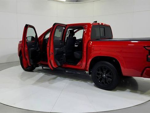 Used 2022 Nissan Frontier SV RWD image 11
